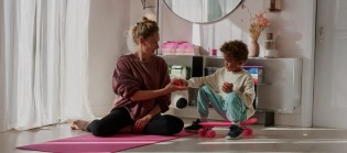Pink Lady - ein Wellness-Set bestehend aus einer Trinkflasche und einer Yogamatte