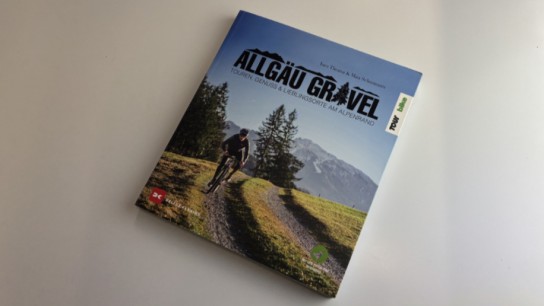 Bike TV - ein Exemplar von Allgäu Gravel. Ines Thoma und Max Schumann präsentieren in diesem Buch schöne Touren