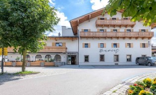 REISE & PREISE - 4 Übernachtungen im Boutiquehotel »Neuwirt« im Salzburger Land für 2 Personen in einer der Junior Suiten inklusive Frühstück und Abendessen