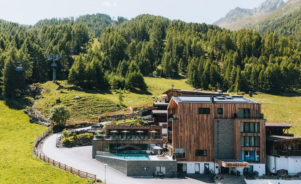 Familien-Hotels - Sommerurlaub im familienfreundlichen Grünwald Resort Sölden - für 3 Tage und 2 Personen und 1 Kind - in Sölden in Tirol