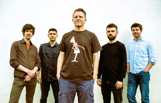 fratz-magazin - Grafix Medien - 3 x 2 Tickets für das Familienkonzert in der Centralstation Darmstadt am 19.4.26 | 15 Uhr„TöFs Rappelkiste“ ist kein klassisches Kinderliedermacher-Konzert, sondern ein poppiges Vergnügen für die ganze Familie