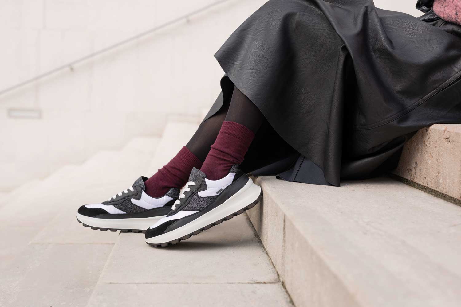 Ikonista - 5 Paar legero T4 Run Sneaker in den Größen 38-40