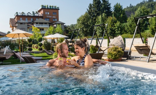 IQ TOURISM - 2-tägigen Romantikurlaub im Erwachsenenhotel Hotel Winzer für 2 Erwachsene