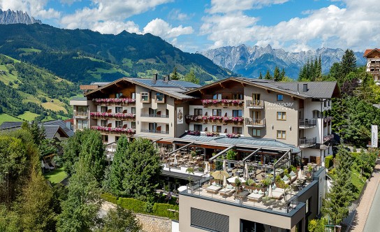IQ TOURISM - 3 Tage Golfurlaub für 2 Personen im Golf- und Wellnesshotel Aktivhotel Alpendorf in Sankt Johann im Pongau