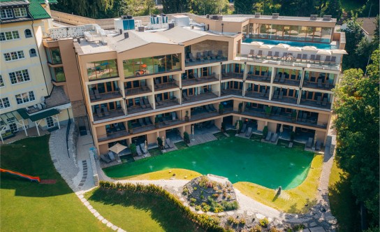 IQ TOURISM - Familienurlaub für 2 Erwachsene und 2 Kinder im Hotel Dilly - Nationalpark Resort. 3 abenteuerreiche Urlaubstage mit viel Spaß für die ganze Familie im Ski- und Wanderhotel in Windischgarsten.