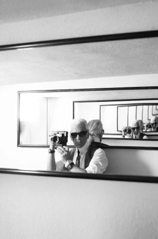 karllagerfeld.de - Reise nach Paris, 2 Nächte zwischen dem 10.3. und 16.3., inkl. Transport, 1000 € für Essen, 2000 € Karl Lagerfeld Shopping-Gutschein