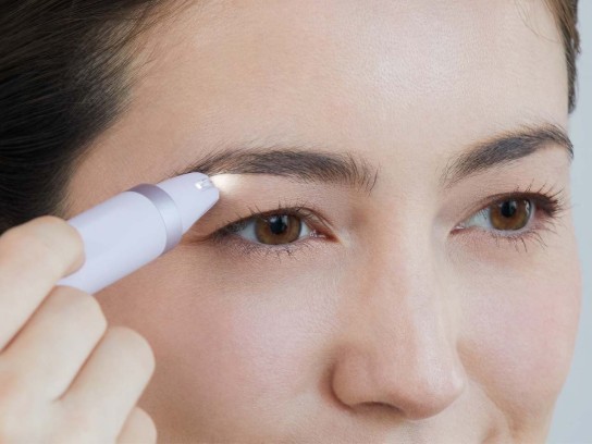 The Fast and the Luxurious - ein Panasonic Beautycase inklusive Augenbrauen- & Gesichts-Epilierer ES-EF10, Augenbrauen- und Gesichtshaar-Trimmer ES-WF71, Sensai Sponge Chief und Eye Patches von heimish