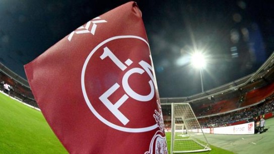 Verlag Nürnberger Presse - 3 × 2 Tickets für 2. Fußballbundesliga 1. FC Nürnberg - 1. FC Kaiserslautern in Nürnberg am 21.03.2026,3 signierte Heimtrikots des 1. FC Nürnberg