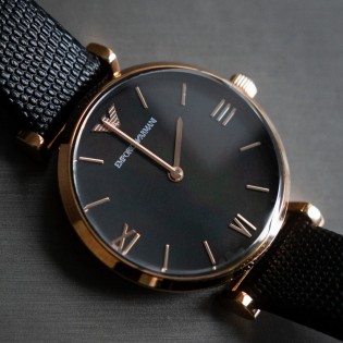 YBPN - eine exklusive Damenuhr von Emporio Armani