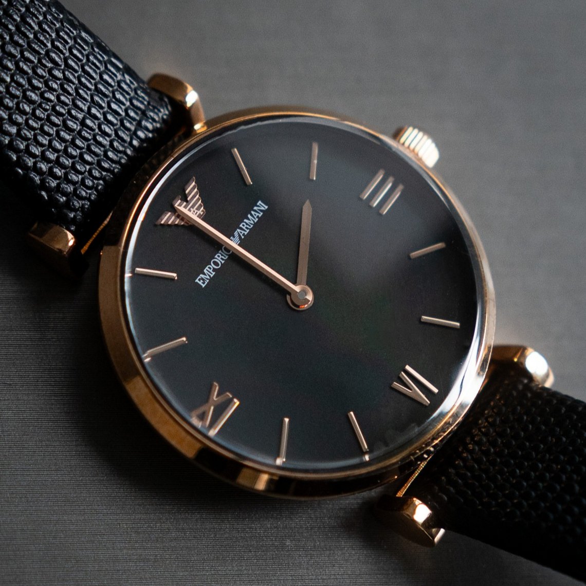 YBPN - eine exklusive Damenuhr von Emporio Armani