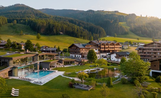 IQ TOURISM - 2 Nächte für ein Elternpaar mit Kleinkind im PURADIES Hotel in Salzburg