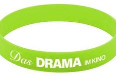 Musical Cocktail - 2 x 1 Fanpaket zum Film "Das Drama - Noch mal auf Anfang" (Buttonherz, Silikonarmband, T-Shirt)