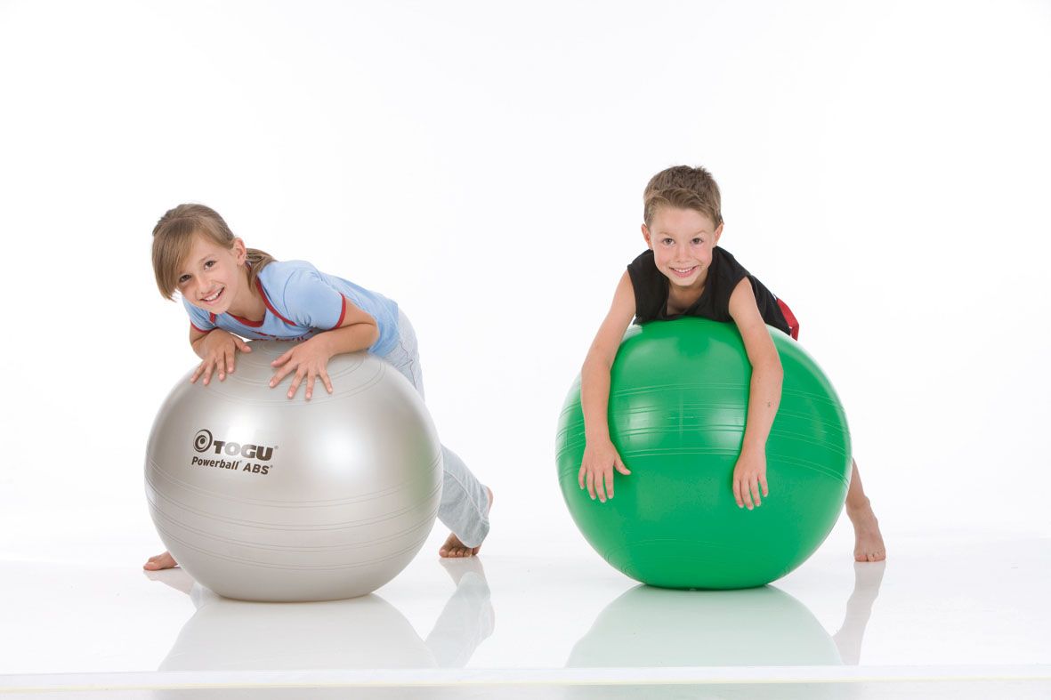 togu - Platz 1: 1 × 1.000 € Wertgutschein Platz 2: 1 × 500 € Wertgutschein Platz 3: 1 × 300 € Wertgutschein Platz 4–10: Dynair® Ballkissen® 33 cm (rot) Platz 11–30: Moonhopper® (lila/pink) Platz 31–50: Brasil® 2er-Set (grün)