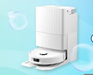 dm - 1x Roborock Roboter-Staubsauger im Wert von 585 € sowie 20x limitierte Blitz & Blank Putz Kits von Henkel im Wert von je 30 €