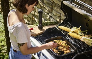 mann-mag - 3 x 1 Peugeot BBQ Set (1 x BBQ Pfeffermühle + 1 rechteckige Plancha) im Wert von je 140 €