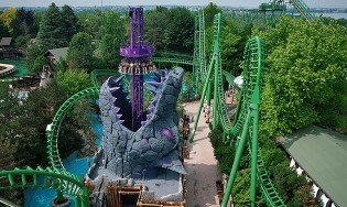 Popp Feinkost - 2 x 1 Übernachtungspaket für bis zu 4 Personen im Gardaland Adventure Hotel, inklusive Frühstück, 2x Parkeintritt und freies Parken