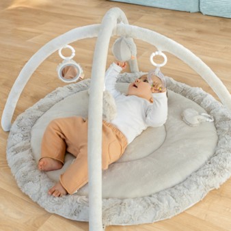 baby & junior - 3x1 Fehn-Set zum Spielen für Babys — 3-D-Activity-Decke und XL-Kuscheltier aus der Regenwald Kollektion „Lazy, Crazy & Pink“