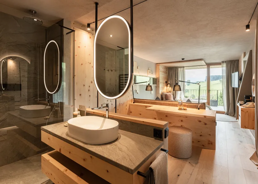 Eve magazin - 2 Nächte für 2 Personen im Boutique Biohotel Gitschberg - Südtirol im Wert von 1.000 Euro, Feuerschale, Globus, Handtuch-Sets