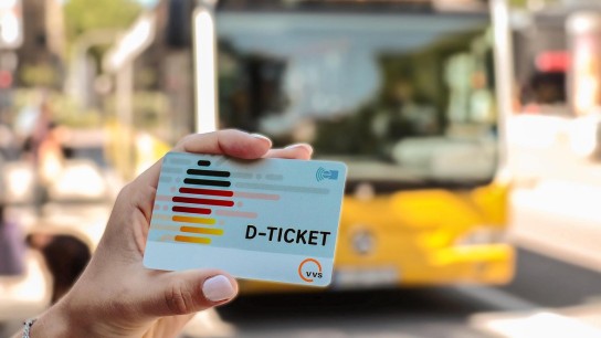 Stuttgarter Straßenbahnen AG - 10x1 Gutschein für: Sky-Jahresabonnement (Laufzeit 12 Monate) für Sky Fußball-Bundesliga und Sky Entertainment im Wert von jeweils 350 € (bei existierenden SSB DeutschlandTicket)