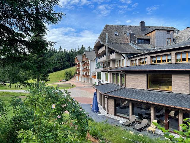 Top Magazin München - 1 Aufenthaltsgutschein für 2 Personen über 3 Nächte inkl. Halbpension im Hotel "Schöne Aussicht" in Hornberg (Schwarzwald)