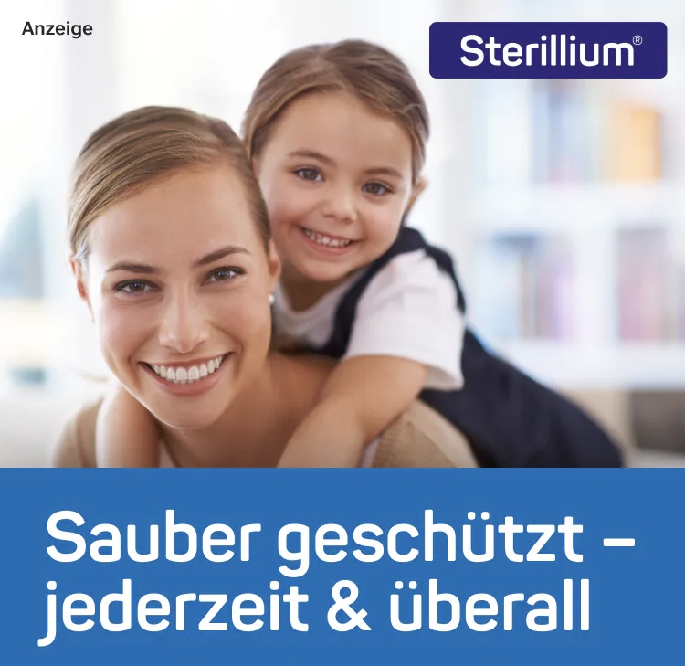 Apotheke com - Eines von 30 praktischen Sets für die tägliche Hygiene mit je 2 x Sterillium® 2in1 wipes