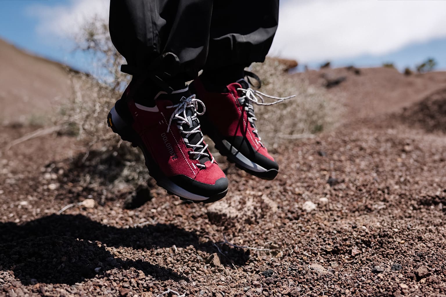 Bergwelten - Trekkingschuhe Vernale Hike Low GTX der italienischen Marke Dolomite in Farbe und Größe nach Verfügbarkeit