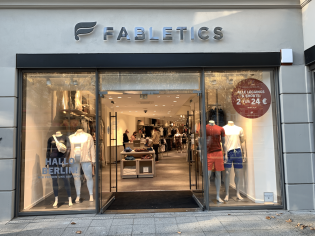 Berliner Lokalnachrichten - 1 Outfit für Damen und 1 Outfit für Herren von der amerikanischen Activewear Marke Fabletics - Oberteil + Shorts