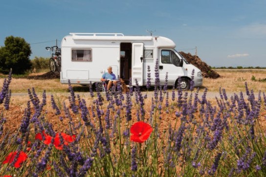 Campercontact - 1× Garmin Navigationssystem, 5× Lifetime PRO+ Abonnement bei Campercontact, 5× Campingwochenende für 2 Personen, 5× Campercontact Reisetasche