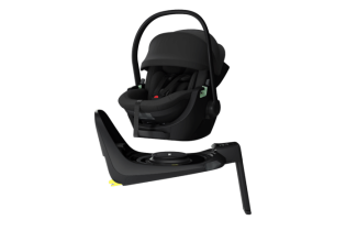 Geuer Medien - 1 x Set aus ISOFIX-Basis Alfi & Babyschale Maple von Thule, 2 x Tote Bag Daily Leo von ABC Design, 2 x Faultier-Set von Fehn, 4 x Schlafanzugbär von Teddy-Hermann