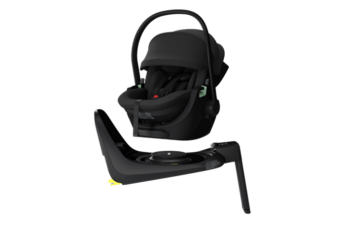 Geuer Medien - 1 x Set aus ISOFIX-Basis Alfi & Babyschale Maple von Thule, 2 x Tote Bag Daily Leo von ABC Design, 2 x Faultier-Set von Fehn, 4 x Schlafanzugbär von Teddy-Hermann
