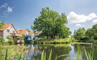 Linda Apotheken - 4 x ein Reisegutschein für 5 Übernachtungen im BEECH Resort Fleesensee ( 4 Erwachsene und 2 Kinder (bis 12 Jahre) inklusive Frühstück und freiem Eintritt ins AQUAFUN