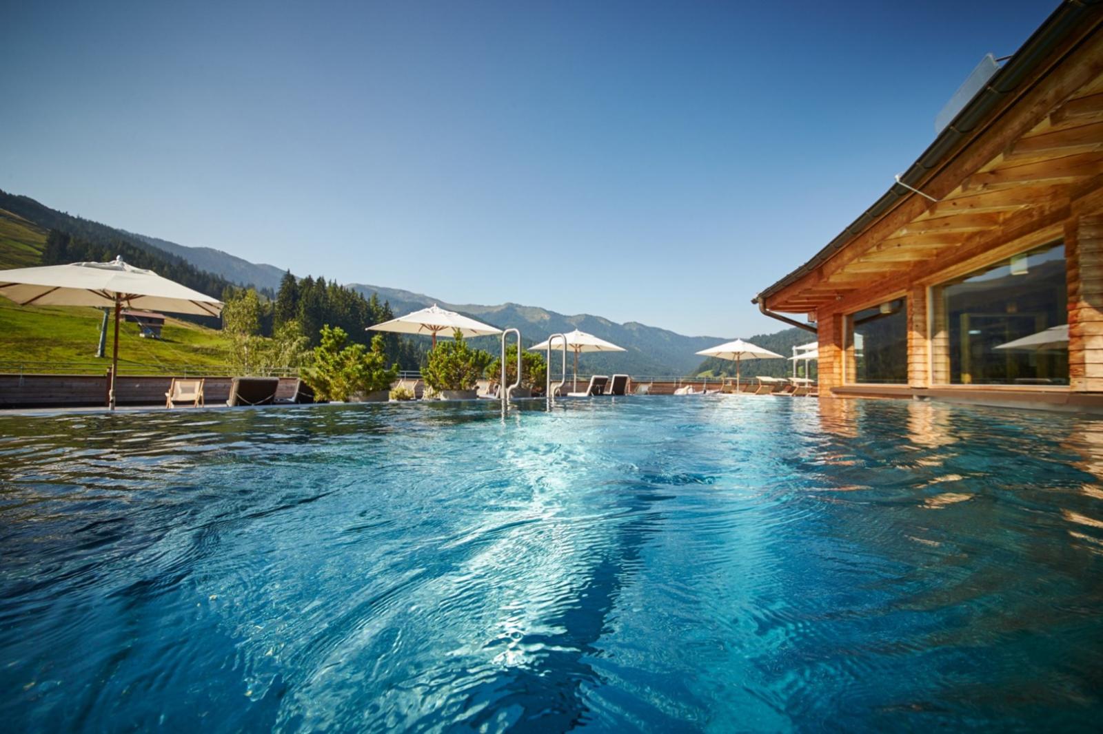 Mittelbayerische Zeitung - 4 Übernachtungen für 2 Personen inklusive Dreiviertel-Kulinarik im Holzhotel Forsthofalm in Leogang im Salzburger Land