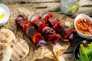 nordische Esskultur - 2 Flank-Steak-Grillpakete von Redefine Meat im Wert von je 50 €