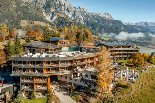 Passauer Neue Presse - 4 Übernachtungen für 2 Personen in Leogang im Salzburger Land im Holzhotel Forsthofalm inklusive Dreiviertel-Kulinarik