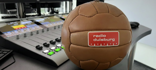 Radio Duisburg - 10x1 DAB+ Radio, 3x1 Radio Duisburg Retro-Lederfußball + je 1 DAB+ Radio