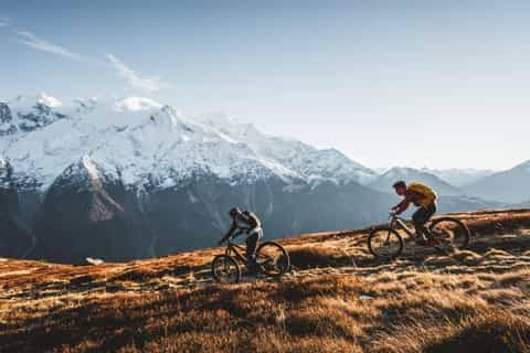 SCOTT Sports - Hin- und Rückreise nach Chamonix 3 Übernachtungen in Chamonix für 2 Personen Treffen mit dem Run4Adventure Team und Teilnahme am Community Run Ein komplettes SCOTT Running Outfit