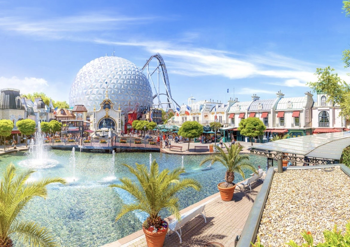 SILVlife - Einen Erlebnisaufenthalt bestehend aus einer Übernachtung mit Frühstück in einem der 6 parkeigenen 4*(Superior) Erlebnishotels sowie einen Eintages-Eintritt in den Europa Park für 4 Personen
