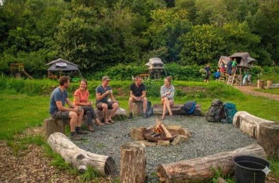 StadtLandTour - ein Wochenende im DACHZELT DORF (max. 3 Erwachsene oder 2 Erwachsene + 2 Kinder, 2 Nächte von Freitag bis Sonntag buchbar.)