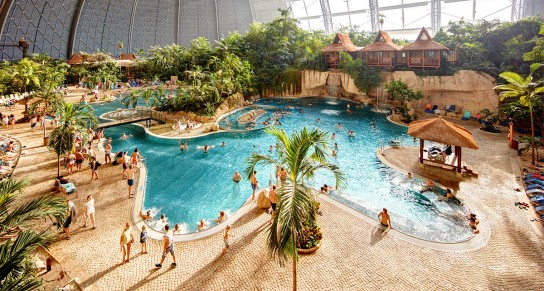 Superheldinkirsche - 2x einen Hotelaufenthat im Tropical Islands für 4 Personen, Übernachtung im Komfort Plus Familienzimmer in Brandenburg