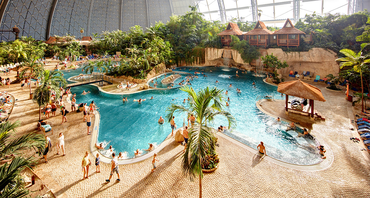 Superheldinkirsche - 2x einen Hotelaufenthat im Tropical Islands für 4 Personen, Übernachtung im Komfort Plus Familienzimmer in Brandenburg