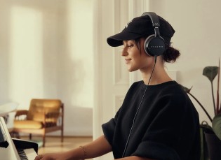 Tonstudio für Frauen - Studiokopfhörer DT 270 PRO von beyerdynamic
