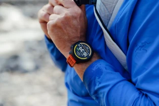 Bergsteiger - Sport- Uhr Suunto Vertical 2 samt Brustgurt