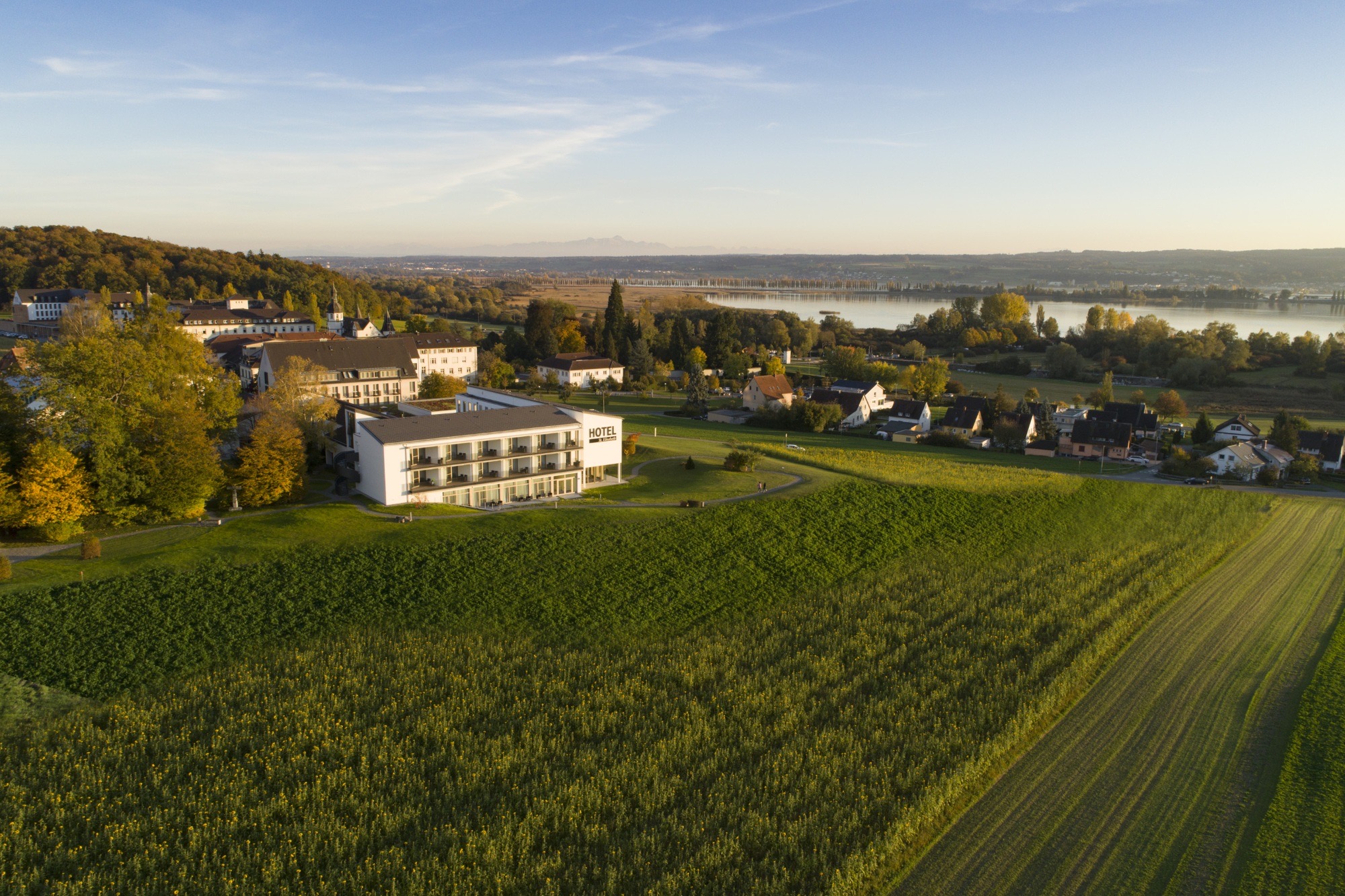 BRF1 - Ein Urlaub für 2 Personen im Hotel Sankt Elisabeth in Allensbach-Hegne am Bodensee. Der Gutschein gilt für 2 Übernachtungen im Doppelzimmer mit Seeblick