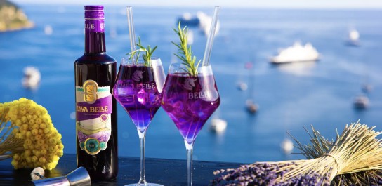courage-lounge - 3 × Genuss-Pakete, jeweils bestehend aus einer Flasche Lav’a Belle (mit oder ohne Alkohol) und 2 passenden Signature-Gläsern