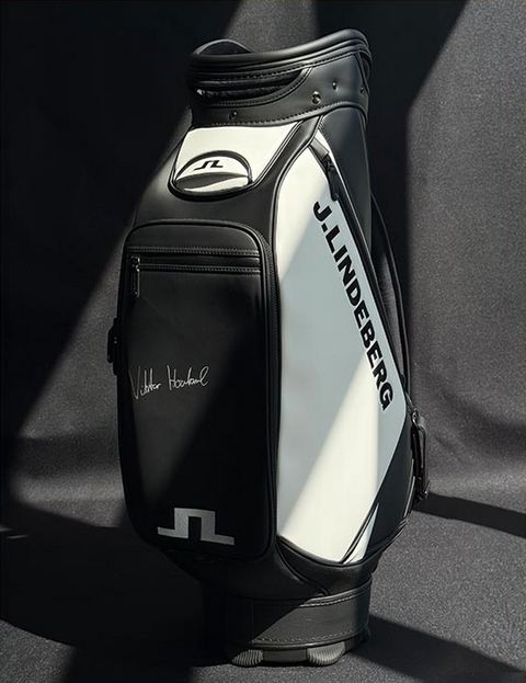 GolfHouse - 1 x Tourbag (Golftasche) von J.Lindeberg mit Unterschrift von Victor Hovland