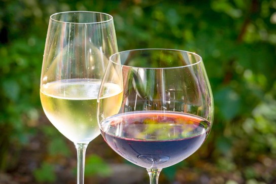 Herzog Magazin - 2x8 Plätze für das ‚Jülicher Weinfest‘ vom 09. - 12. 07.2026 am herzöglichen Tisch + Weinpaket + Weinprobe