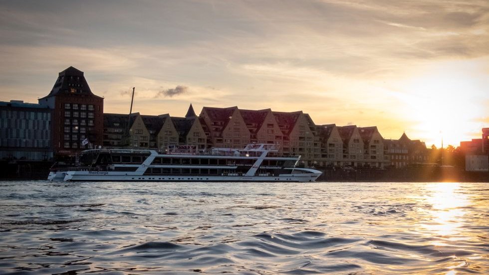 Koelner - 3x1 Gutschein für eine 1. stündige Panoramafahrt auf dem Rhein für 2 Personen