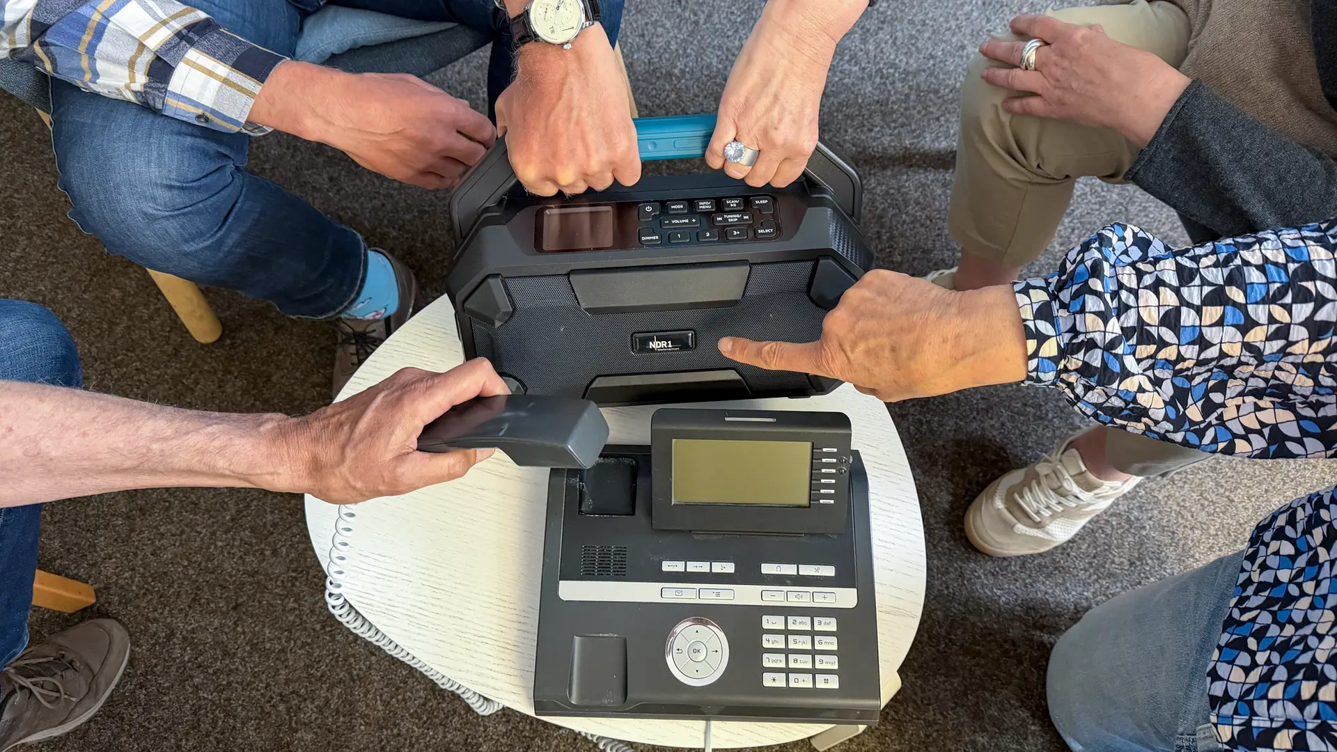 Norddeutscher Rundfunk - ein DAB+ Radio - ein Digitalradio - entweder ein Büro-Modell oder ein Baustellen-Modell im Wert von 50€und 100€ - für deinen Arbeitsplatz in Niedersachsen