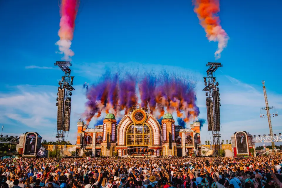 RheinEnergie - 4x2 Full Weekend Visa, mit Übernachtung für Parookaville 2027