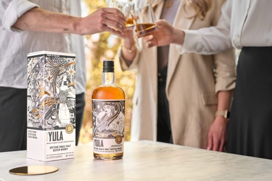 Whiskyexperts - 3x je eine Flasche des den neuen YULA Speyside Single Malt Scotch Whisky von Douglas Laing
